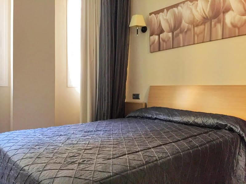 Dream Suites And Apartments Almeria Centro Esterno foto