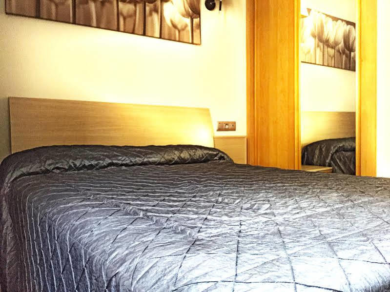 Dream Suites And Apartments Almeria Centro Esterno foto