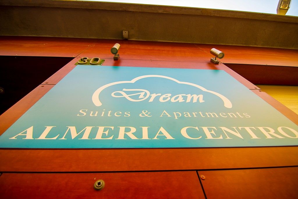 Dream Suites And Apartments Almeria Centro Esterno foto