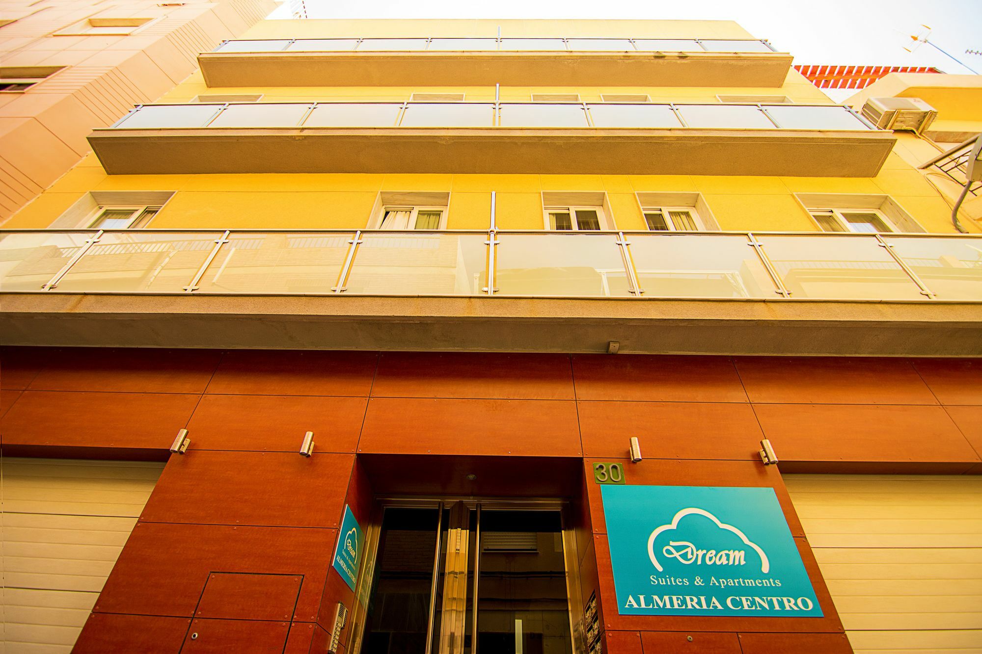 Dream Suites And Apartments Almeria Centro Esterno foto